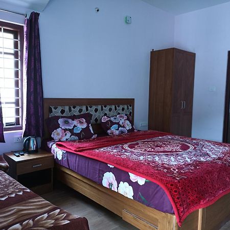 Апартаменти Karpagam Residency Уті Екстер'єр фото